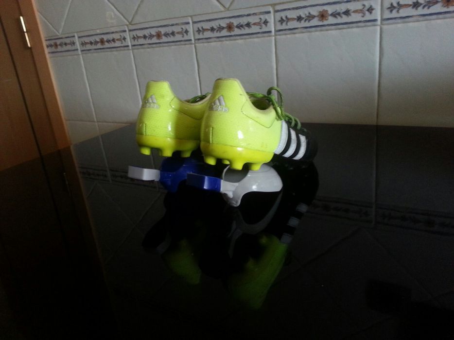 Chuteiras Adidas 38