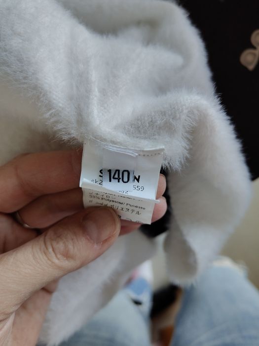 Biały krótki sweterek dziewczęcy Shein r.140