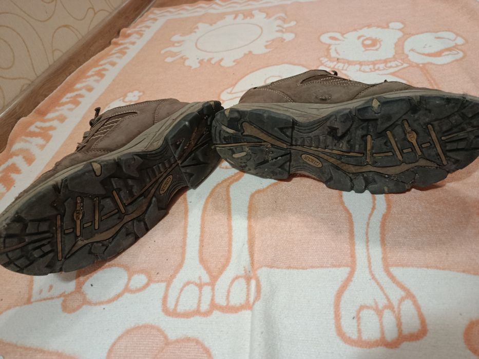 кросовки 43-44 розмір