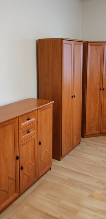 Zestaw mebli - szafy, komody, słupek