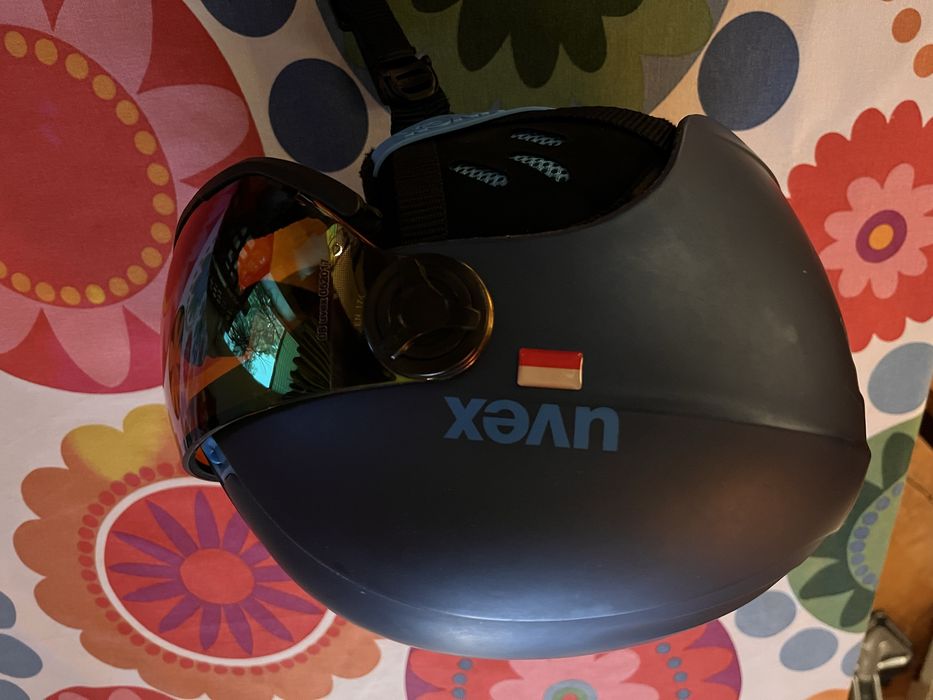 Kask narciarski UVEX