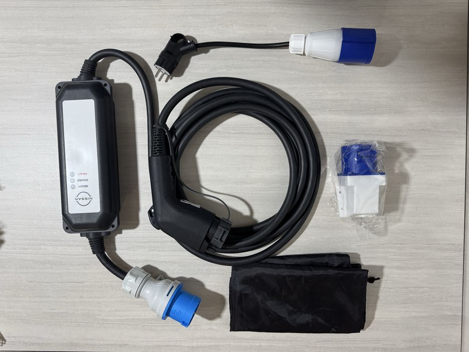 Оригінальна майже нова зарядка я Nissan Ariya 7.3 кВт Type 1 / Tesla