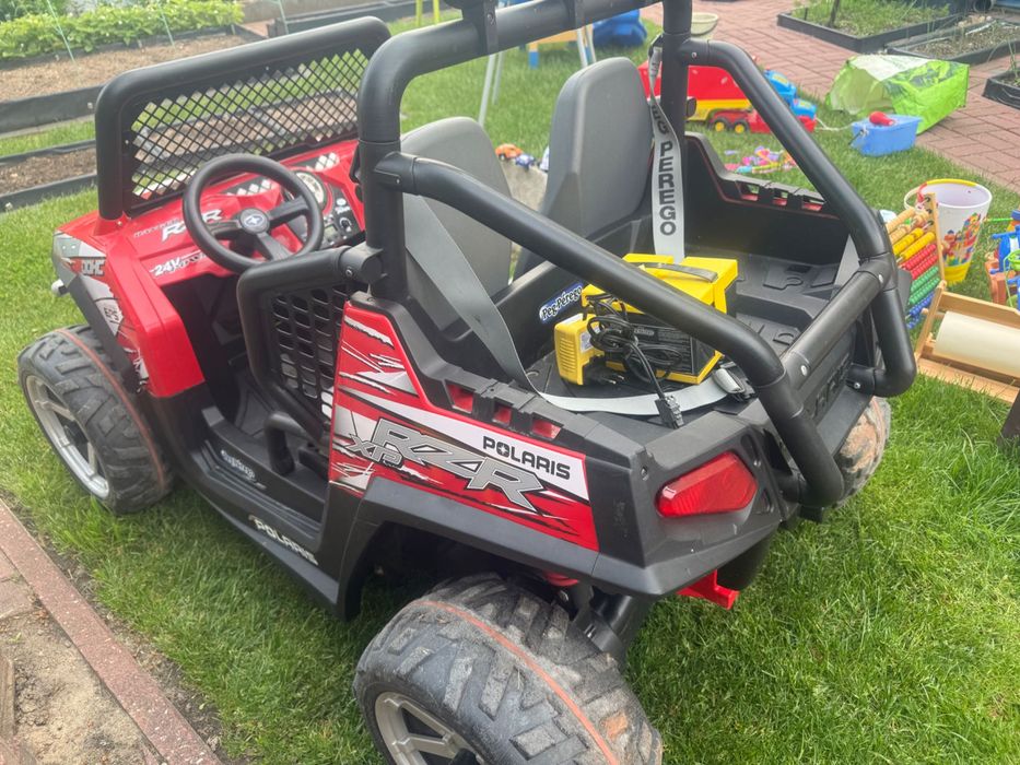 Samochodzik peg perego dla dzieci