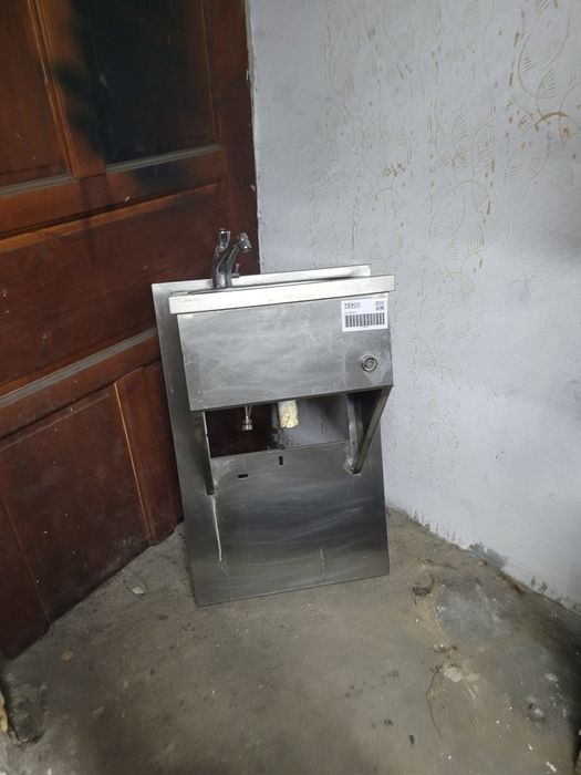 Sprzedam zlewy że stali nierdzewnej