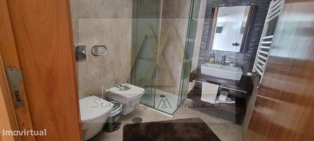 Moradia T3 mobilada com piscina. em Terroso - Póvoa de Varzim.