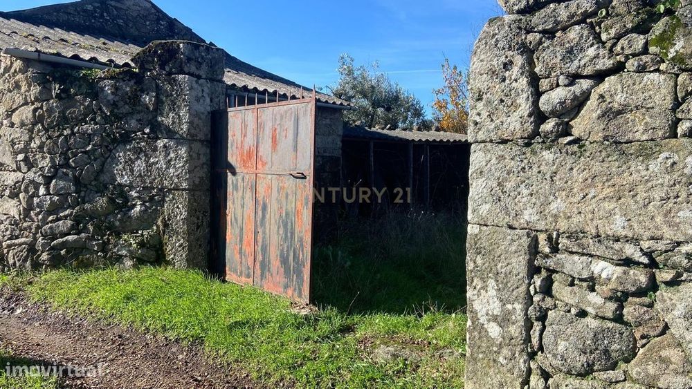 Quinta Murada e Isolada em Escalos de Baixo, Castelo Branco