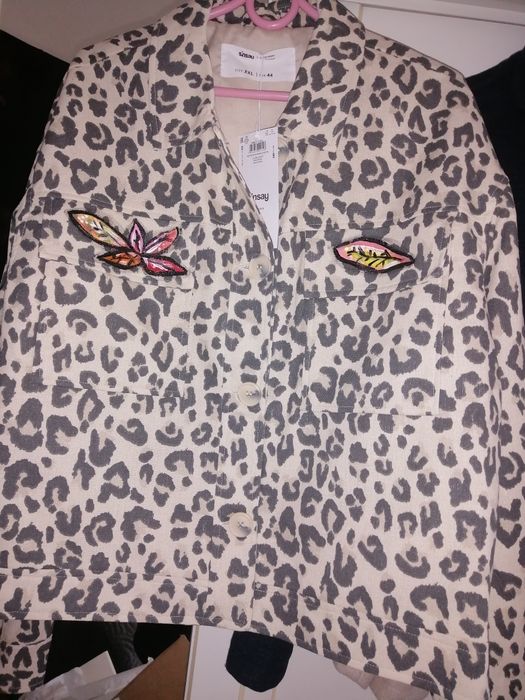 Kurtka kolorowa aplikacja