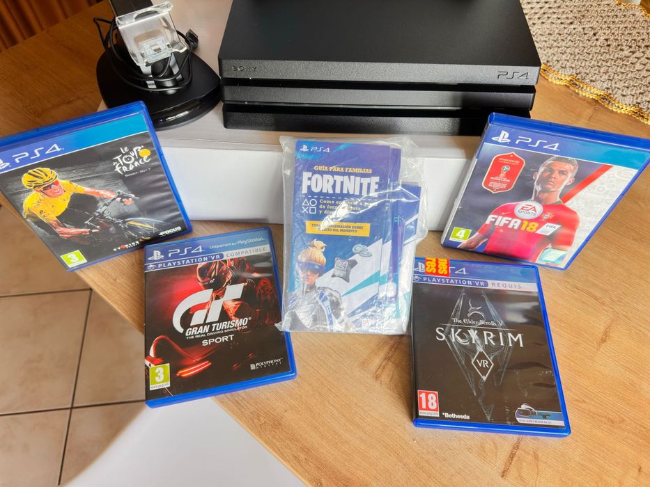 Vendo PS4 Pro 1TB - 4K HDR - Topo de Gama - IMACULADO