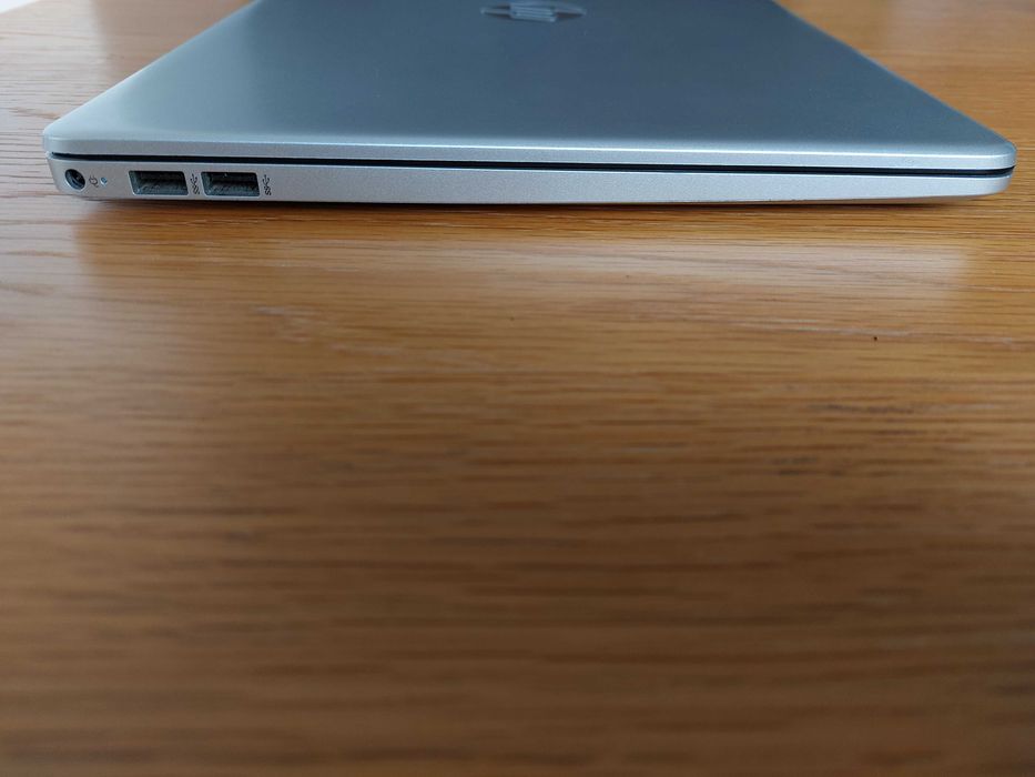 Portátil HP 15" - intel Core i5 - 1035 GI - CPU - 1.00GHz