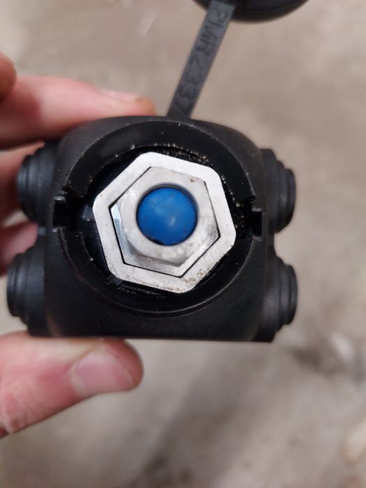 SLIP12.1 ізольований проколюючий затискач Ensto (ізольований з ізольов