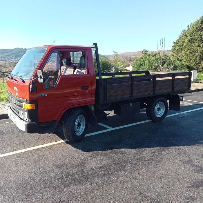 Toyota Dyna disponível