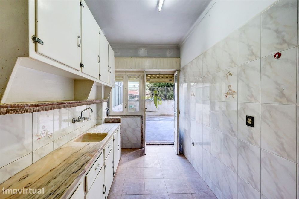 Apartamento T3 com terraço em Agualva-Cacém