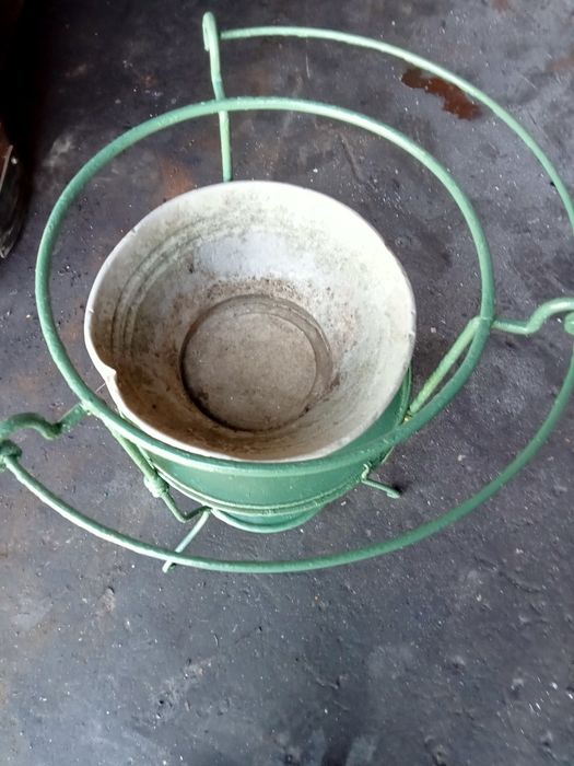 Lavatório em ferro antigo