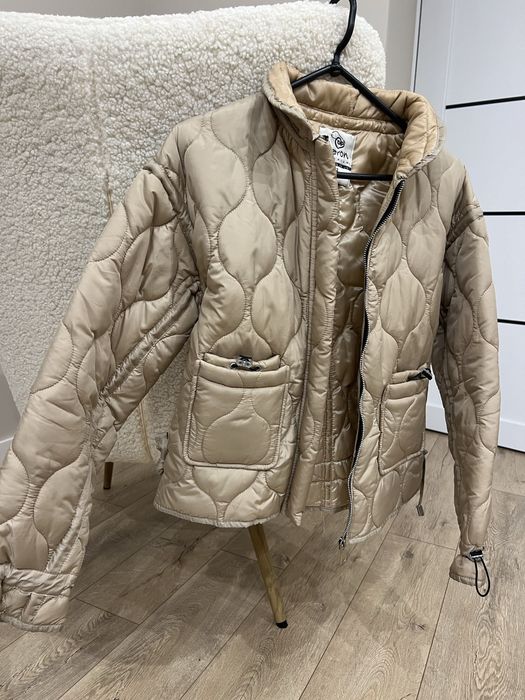 Куртка бежева на весну