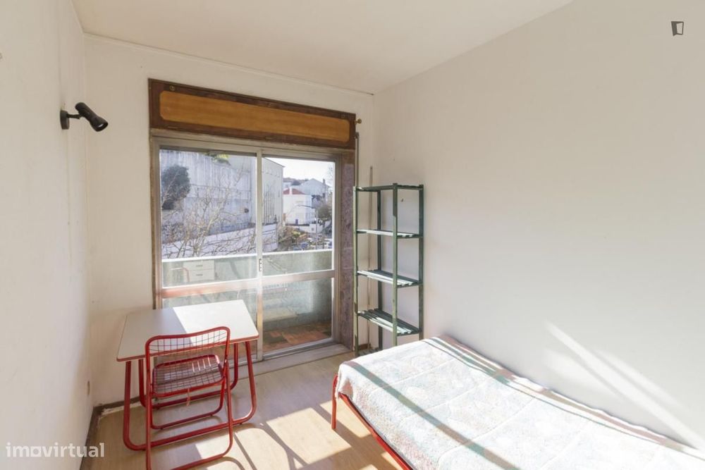 Quarto - localizado em Cidral Coimbra
