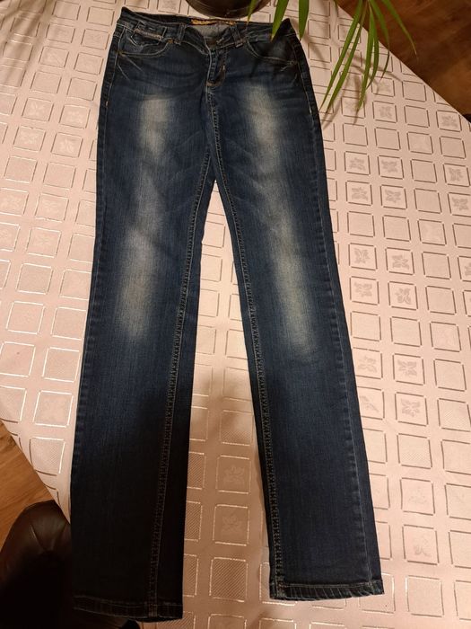 Damskie spodnie jeansowe