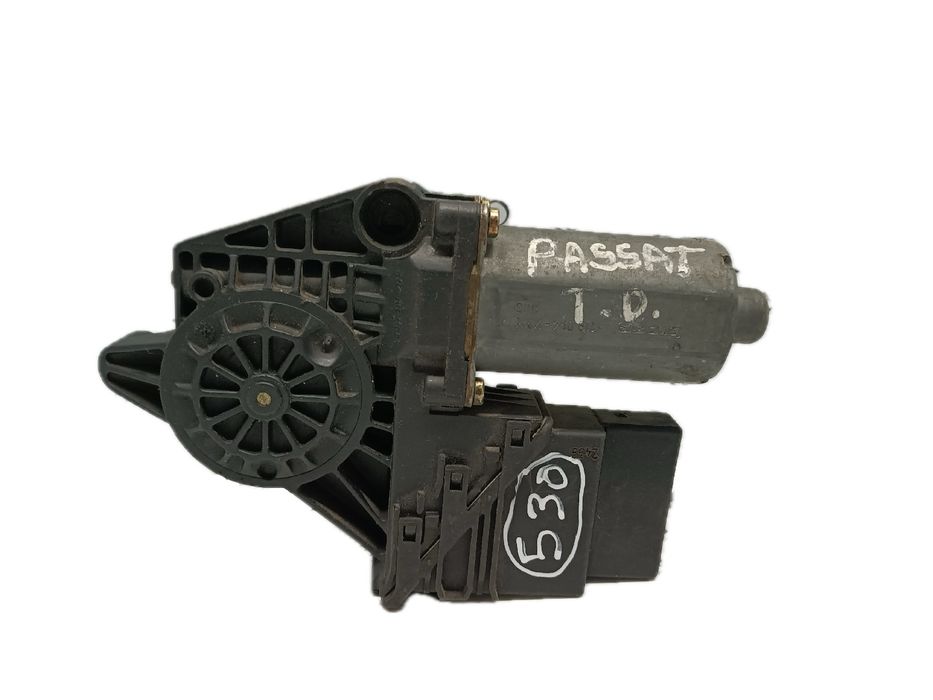 Motor vidro trás direito VOLKSWAGEN Passat (3B3)