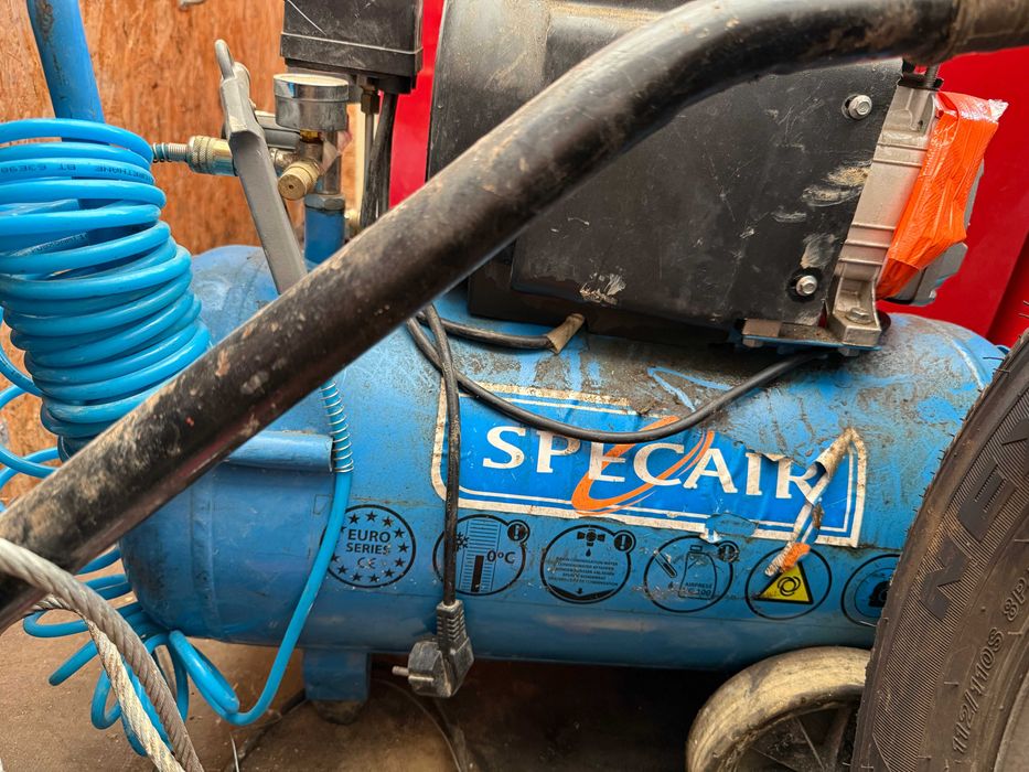 SYNDYK SPRZEDA: Zestaw sprzętów budowlanych