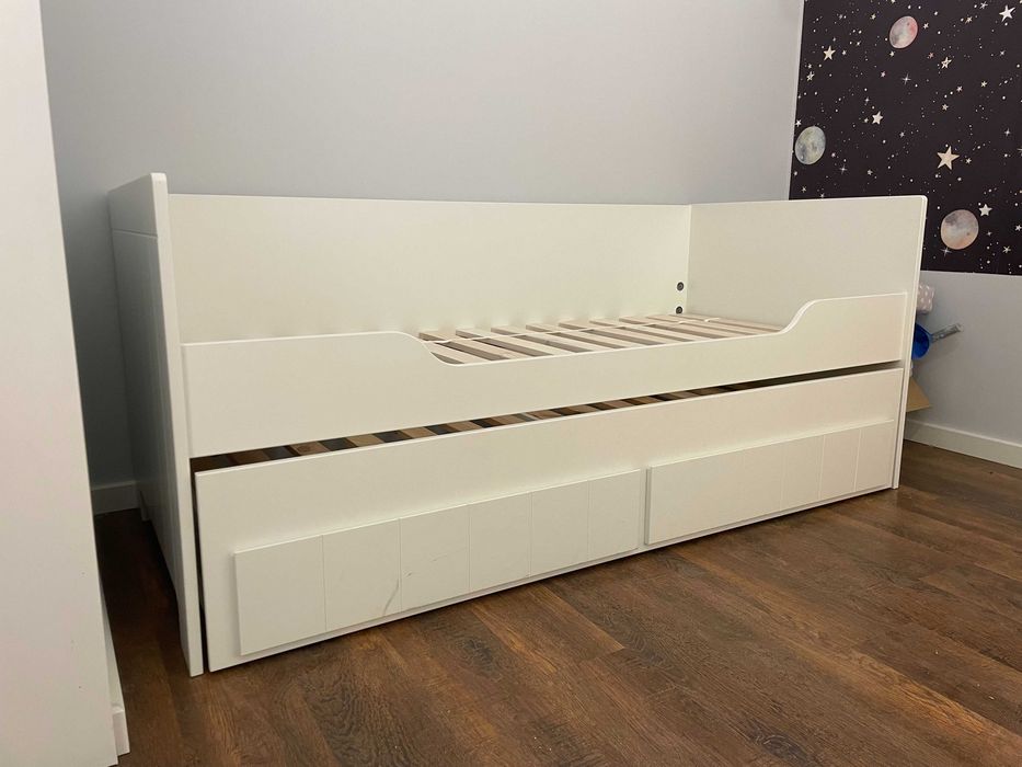 Łóżko zabudowane Calmo białe Pinio 200x90