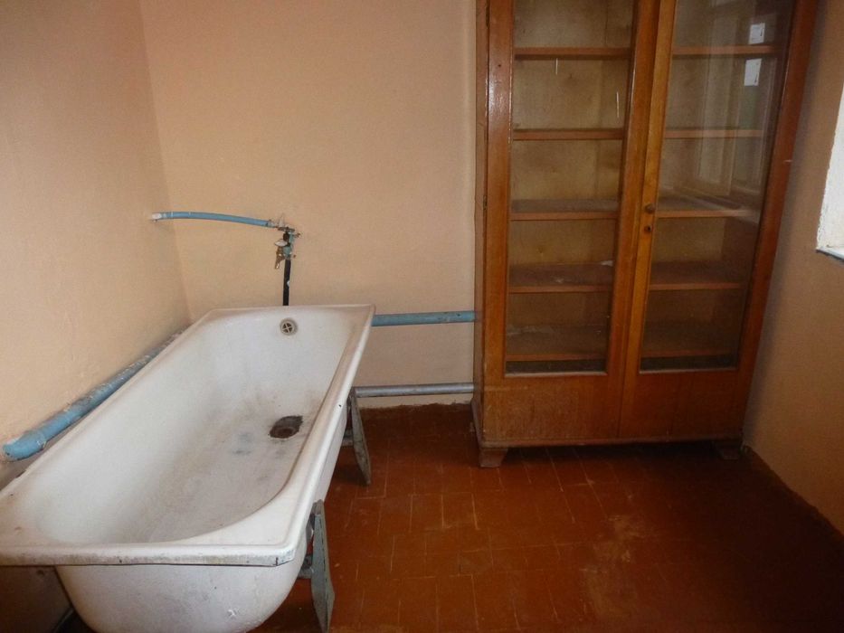 Продам будинок в центрі Зміів