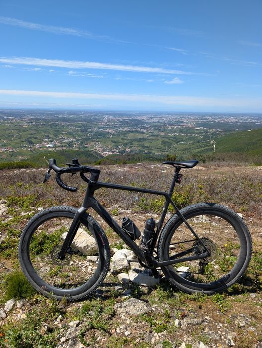 Bicicleta gravel Orbea Terra c/ rodas carbono