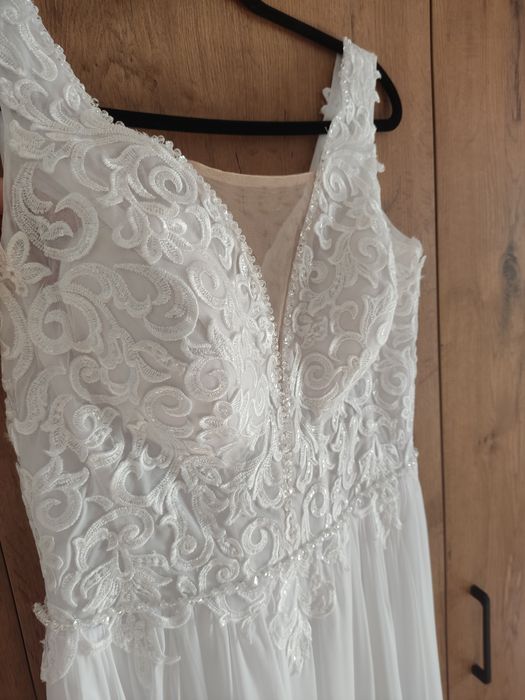 Suknia ślubna w stylu boho / romantycznym.