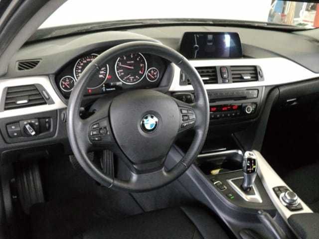 Viatura ligeira BMW 320