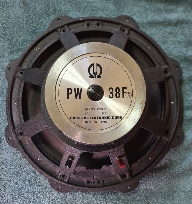 Pioneer PW-38F 8 Ом. Пара НЧ динамики.