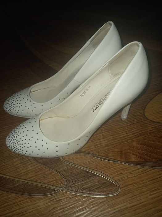 Свадебные белые  туфли