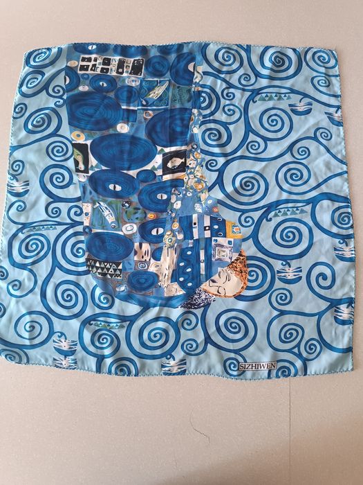 Стильные женские аксессуары: сет из 4-х платков с арт-принтами