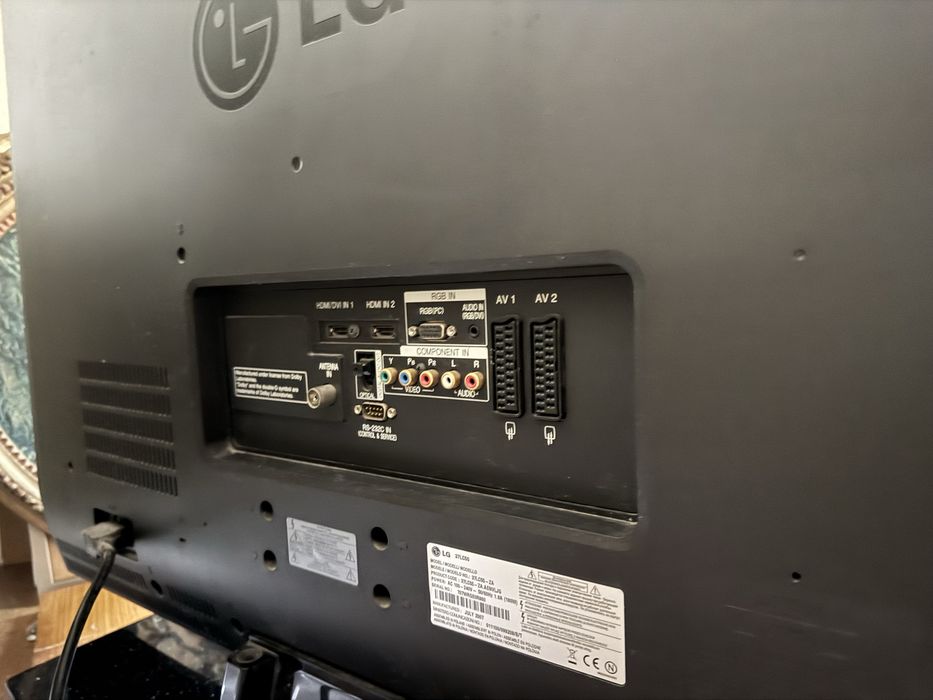 Televisão LG com comando