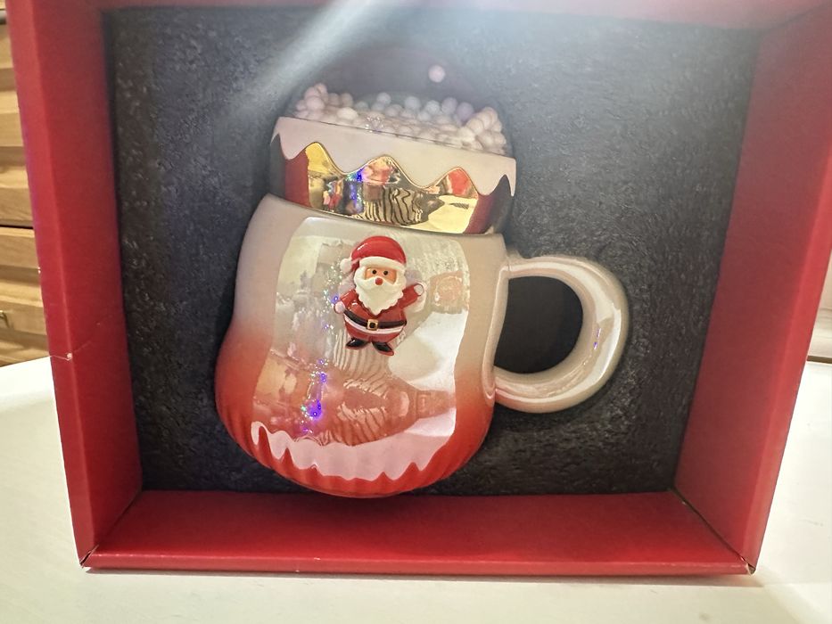 Новорічна чашка  в пакуванні