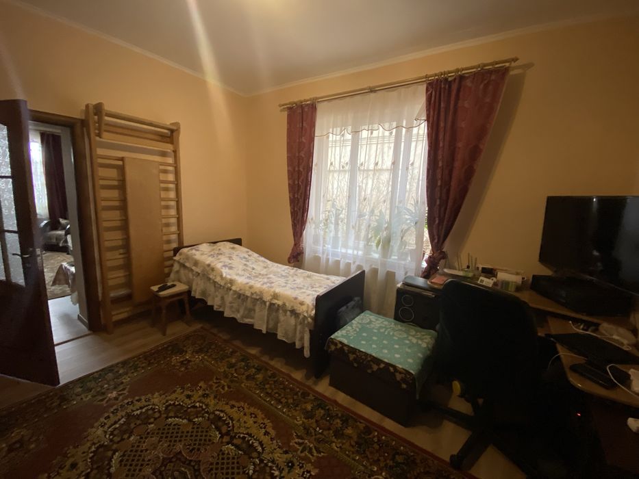 Продам півособняк в центральні частині міста 74м2