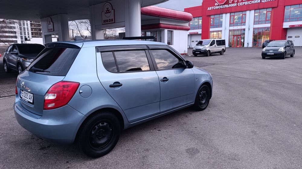 Продам Шкоду Фабия 1.2 2009 год