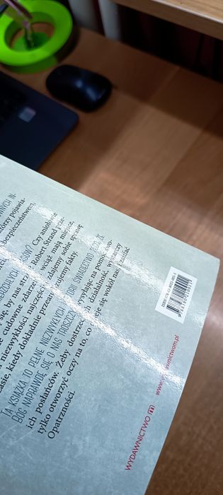 Książka w towarzystwie aniołów