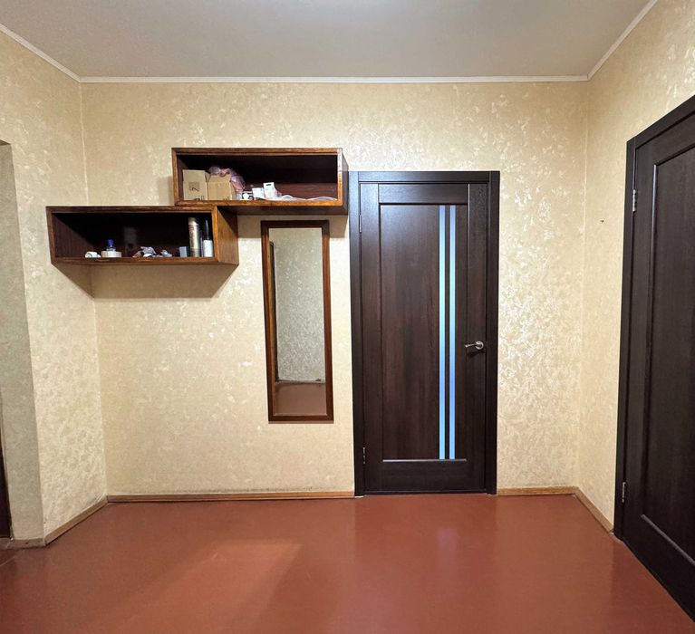 вул. Глібова 16, продам  3-кімнатну квартиру на 3/16 поверхового будинку