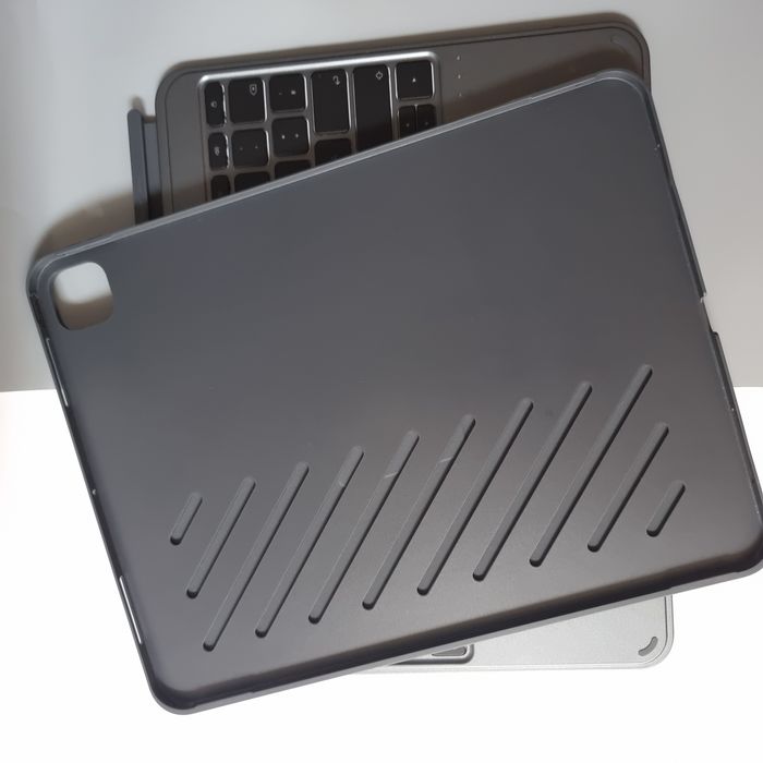 ESR Shift Series Etui z klawiaturą do iPad Pro 13" (M5/M4) – ciemnoszare