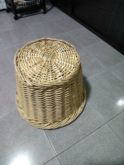 Poceiro / cesto em verga