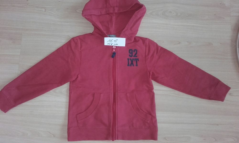 Bluzy i bezrękawnik