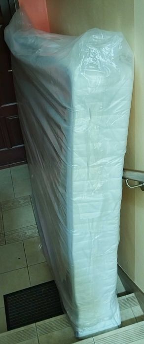 używany materac 160x200 cm, wysokość 25 cm, miękki