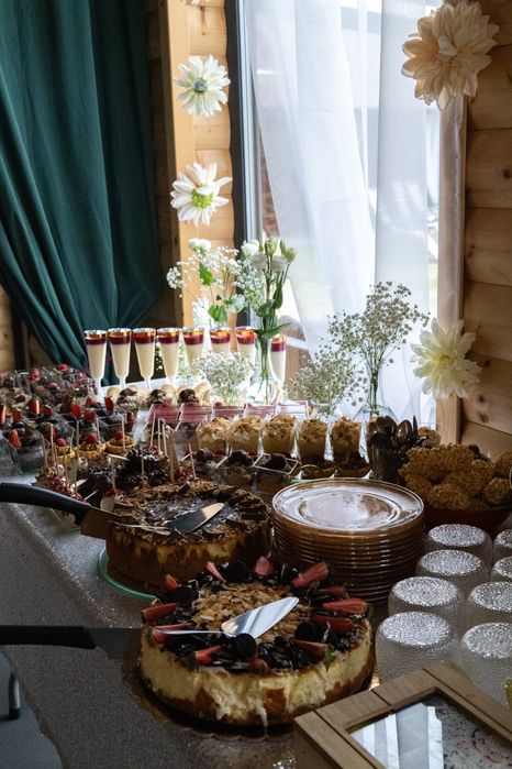 Ciasta, deserki, serniki, cake pops, słodki stół,