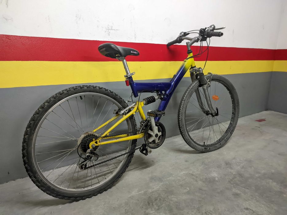 Bicicleta aço 26'' com suspensão total