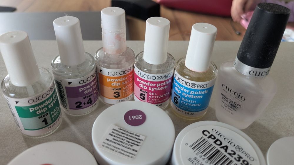 Zestaw do paznokci tytanowych Cuccio, 16 dip puder 14g