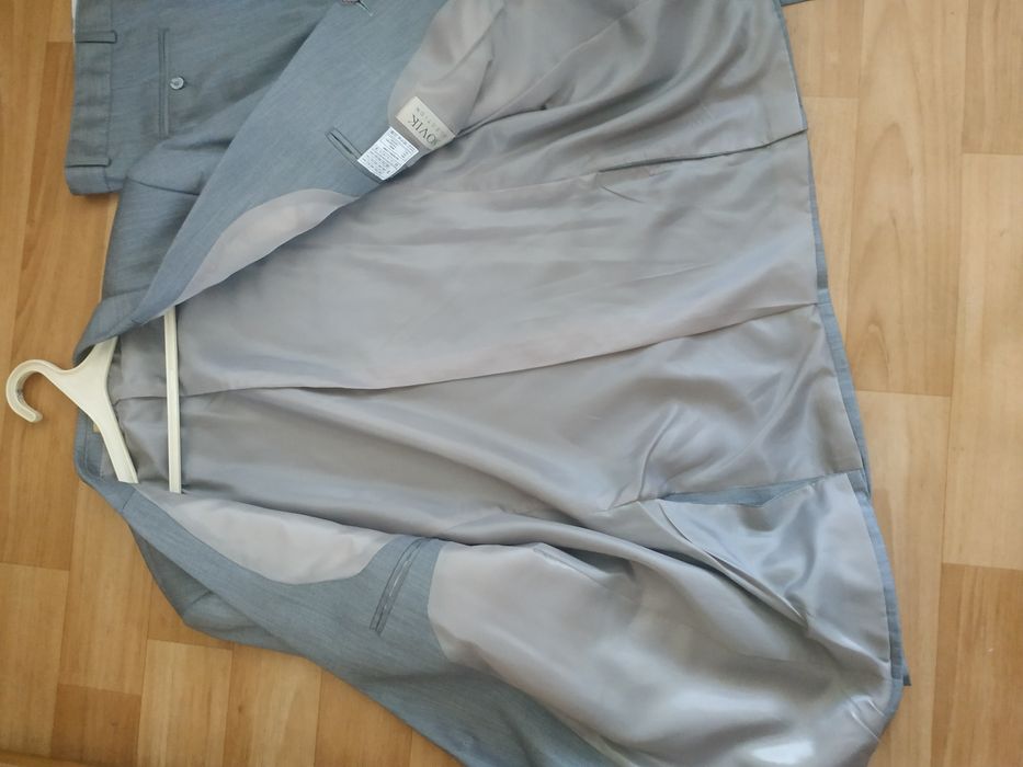 Продам новый костюм мужской на высокий рост 56 размер