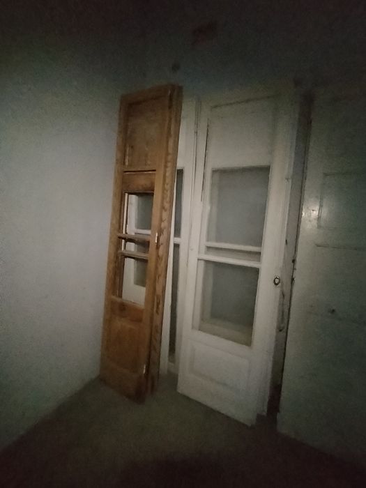 Portas de madeira maciça antigas