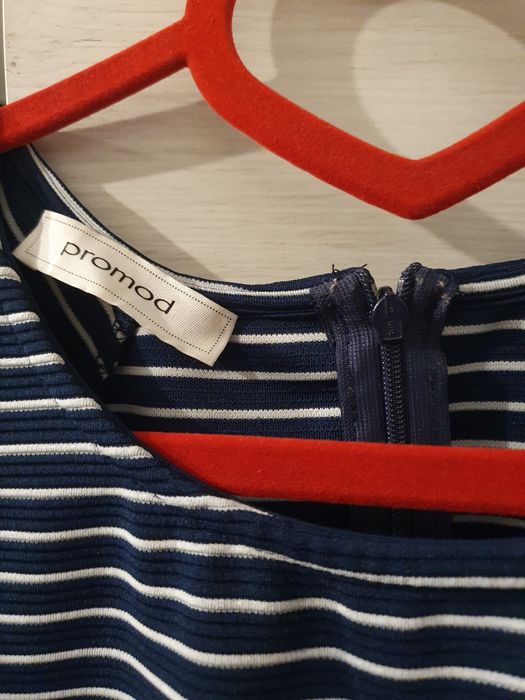 Sukienka w paski Promod rozm. M