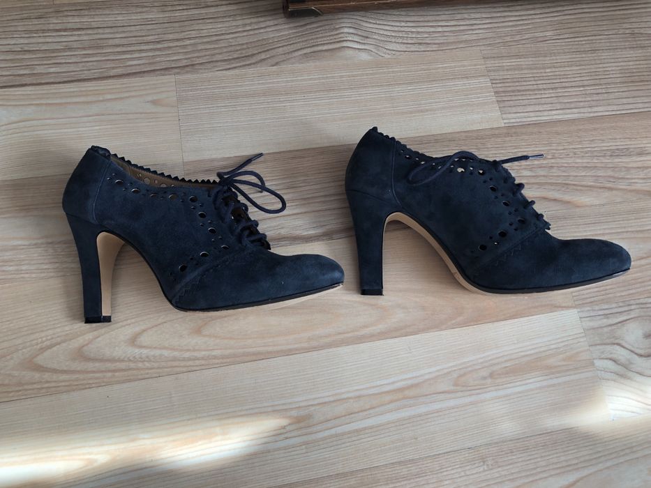 Botki clarks na obcasie