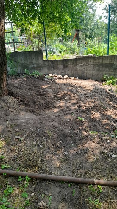 Уборка территории,вывоз мусора.