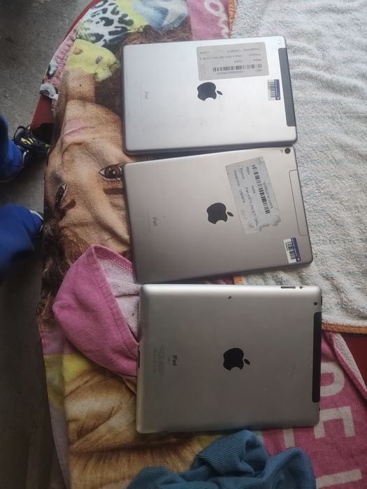 iPad X 3 na części