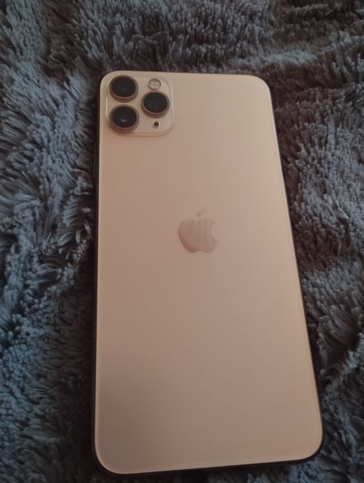 Все робоче тільки батарея і екран потрібно зробити